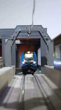 Aufrüsten und Ausparken der EuroDual #h0 #modelleisenbahn #digital #sudexpress #eurodual