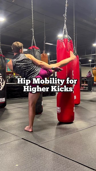 Improve your hip strength & flexibility using these 4 movements! 1️⃣ End Range Hip Abduction 2️⃣ Hip Openers 3️⃣ Seated Pike Pulses 4️⃣ Side Split Push-Ups Start at your own level, and progress consistently over time! #kickboxing #muaythai #martialarts #mma #mobilitytraining #flexibility