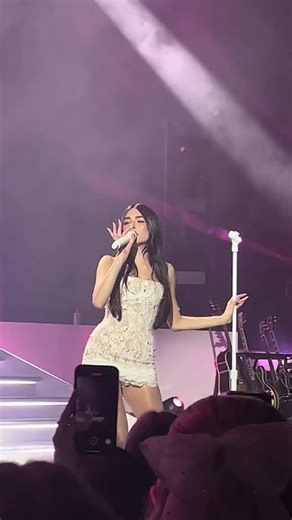 Madison Beer Performs 'Sweet Relief' Live in London