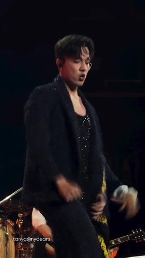 Acá Dimash bailando Durdaraz!! El 5/10/2025 En el Madison Square Garden. #amorpazunion A&B Cr.a quien corresponda | Dimash Galactic Star of Kazakhstan