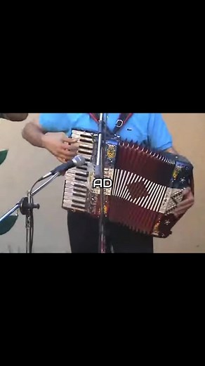 Edgar Guzmán | Los Alegres Del Barranco