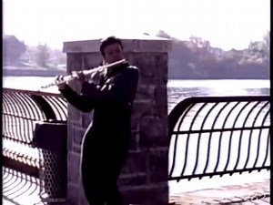 Happy birthday BOBBI HUMPHREY "FIRST LADY OF FLUTE"! We love throwing it back to this 1995 version of her 70s hit, "Harlem River Drive." Did you know Bobbi was the first female instrumentalist signed by Blue Note Records? She was asked to join the final band of trumpeter Lee Morgan, performing on his last Blue Note album in 1971. Morgan contributed to Humphrey's first album, Flute In, the same year. She has played with Duke Ellington and George Benson. Benson and Humphrey were guest musicians on