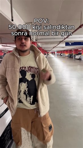 Barış Kaplan on Instagram: "İçeri girmek daha güvenli galiba Video çekilirken kimseye zarar verilmemiştir. (Minecraft damage sound) Hiçbir kurum ve kuruluşa saygısızlık yapılmamakla birlikte sadece mizahi bir eleştiri içermektedir."