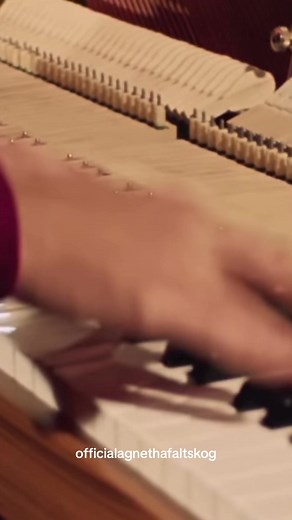 Today “Dancing Queen” hit 1 Billion streams on Spotify! Let’s celebrate it with the one and only official video of “Dancing Queen”! #abba #abbavoyage #abbamuseum #ABBAältskog #agn #annifridlyngstad #fridalyngstad #björnulvaeus #bennyandersson #dancingqueen #1billion #streams #spotify #1976 #fy #foryoupage #foryou #fyp #officialagnethafaltskog