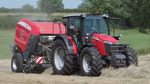 Speed and bale density is key when it comes to baling. Our #masseyferguson round balers are fast, dependable and durable. Find out more about our round balers by visiting https://bit.ly/3ozCeNL #Balers #Hay #MF #MFBalers #MasseyFerguson | Massey Ferguson