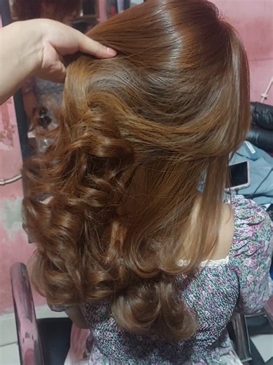 How to Retouch Ash Brown Hair Without Bleaching