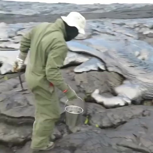 That's how geologists take lava samples 🌋🔥 | Weird World