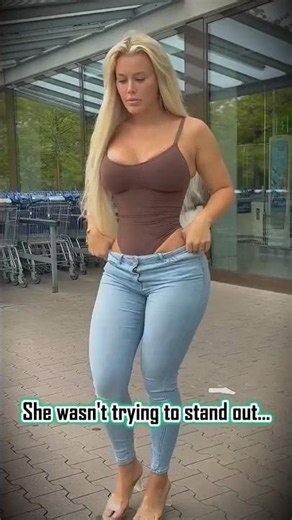 Skinny Jeans & Fitted Tops That Just Work | Street Style Confidence #shorts