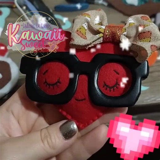 Corazón enamorado 🥰 Molde en los comentarios, es una imagen de internet que me gustó mucho, es de galletitas pero me encantan en fieltro ❤️ #fblifestyles #ValentinesDay #sanvalentin #manualidades #AI | Kawaii-Sweet