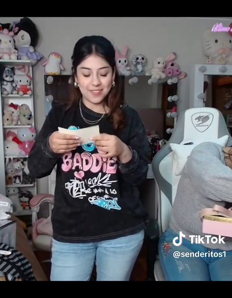 Zullyy Recibe Invitación al Aniversario de La Bella Luz