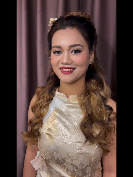 中式新娘妆发：完美婚礼的美丽选择