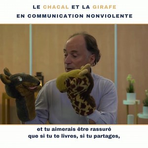 💬 Pratiquez-vous la « langue girafe » ? Thomas d'Ansembourg nous présente ici quelques exemples du langage chacal et du langage girafe pour illustrer nos habitudes de fonctionnement et de communication. 🌟 Extrait du séminaire "Les Bases de la Communication Non Violente" animé Thomas d'Ansembourg. Vous pouvez retrouver actuellement ce séminaire en intégralité au tarif de 120 € : https://www.endeveloppement.fr/les-bases-de-la-cnv-avec-thomas-d-ansembourg/ Belle soirée ! 🌙 | En Développement