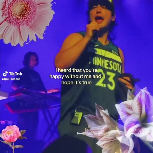 Joji — “I Hope It’s True” Fan Moment from Concert