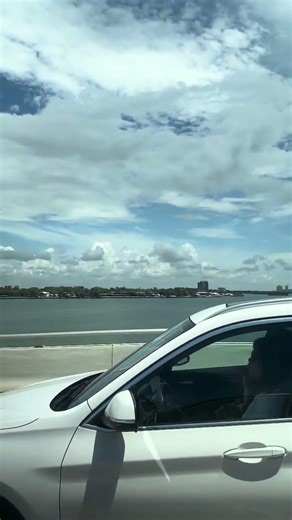 WAIT… THIS VIEW RESETS YOUR MOOD. #miami #miamivlog #miamivacation #travelshorts #drivingthrills