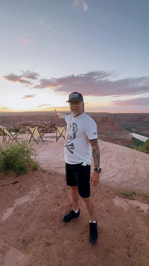 Adventurous Trip to Moab with EarthRoamer | Gas Monkey Fan Invite