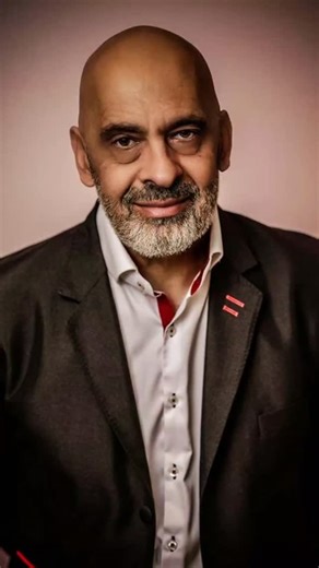 Live Next To The Apollo on Instagram: "🎤 @mikegunn4137 🗓️ Friday 23rd January 🕖 7-9pm 🎟️ £12 (+£2 BF) 📍 @riversidestudioslondon 🚇 #hammersmith 🎭#comedyclub Early in his career Mike was supporting the likes of Jo Brand and Alan Davies and recently supported Lee Mack on his huge UK tour. He now headlines at all the top comedy venues in the UK and is rapidly reaching cult status on the circuit. He has performed internationally, taking his talent to Hong Kong, Ireland, Holland, Germany, Switz