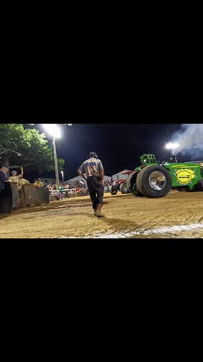 Listen to the sweet sound of a Pro Stock Tractor getting hooked to the sled and spooling up!! #johndeere #tractorpulling #diesel #prostock #turbo #tractorpull #dieselpower #johndeerepower #turbocharged #motorsport #blacksmoke #turbocharger | Thurston Pulling Photos