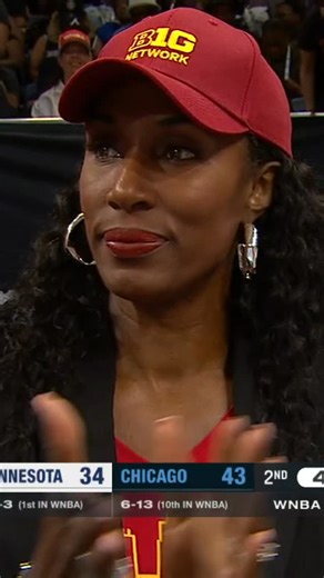 Hoops royalty in the house 👑 Lisa Leslie is here for today’s action in Chicago! Lynx-Sky | ABC | WNBA