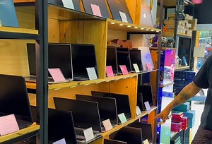 ၆သိန်းဝန်းကျင်ကနေ သိန်း ၃၀ကျော်ထိ ကြိုက်တာရွေး 😍 (အာမခံသေချာပေးတဲ့ Laptop Bee ပါ) ✌️ 🐝Computer နှင့် ပတ်သက်လျှင် Laptop Bee ကို ခိုင်းပါ 🐝 | Laptop Bee