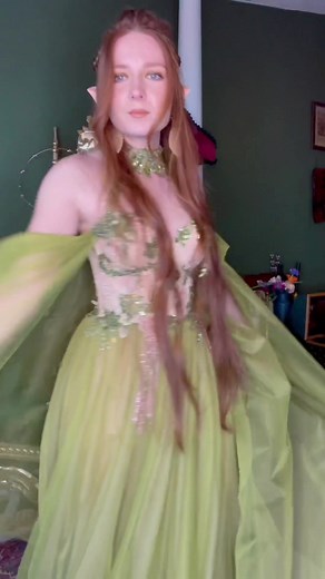 ELF ACTIVITY ALERT!!! Posted this look a little while back but didn’t edit the talk through until now! But I made my dream elven hair to match the @chotronette dress 😌