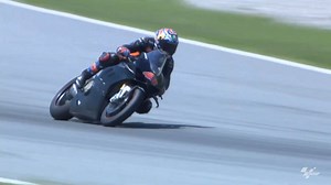 Finally Jack Miller returned to tarmac! 🙌 He even had to work on his own bike! 🔧 #MotoGP | MotoGP