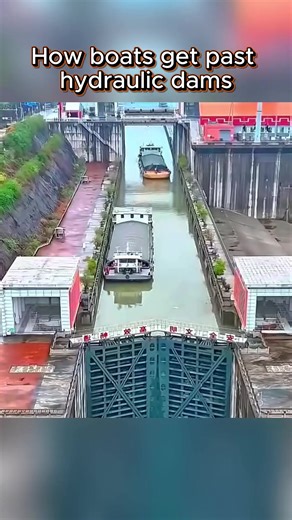 How Boats Navigate Hydraulic Dams