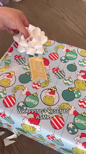 Christmas Wrapping ASMR | Oddly Satisfying Gift Wrapping Techniques