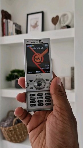 Sony Ericsson W995 Flagship Walkman Phone - 8.1MP Camera - QVGA | Tech Review