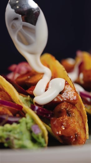 Delicious Mini Tacos Recipe with Avocado and Mushrooms
