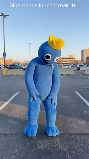 Do u like my new blue costume?! 😎💙 #roblox