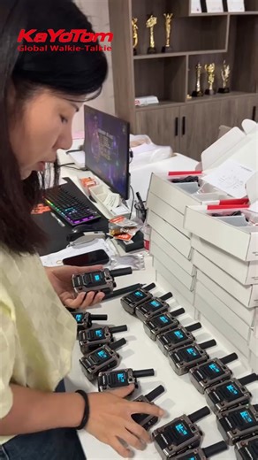 Pocket-Sized Device for Global Access #kayotom #walkietalkie #globalwalkietalkie #POCradio #twowayradio | Kayotom-radios