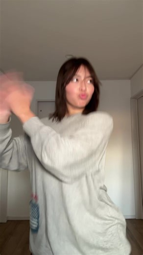 朝の光の中での魅力的なダンス