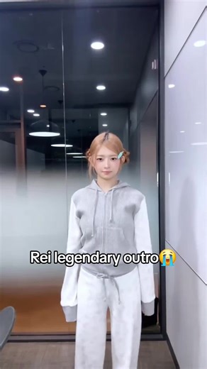 the awkward walk just to end the vid😭 #Rei #IVE #DIVE #kpop | tiramisu cake rei