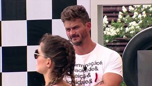 247K views · 186 reactions | Nesta quarta-feira (6), #Gugu vai invadir A Fazenda e surpreender os finalistas  Vai ser demais, não perca! #RecordTV • Encontre as notícias que estão movimentando as redes sociais em um só lugar, de um jeito fácil e com credibilidade. Acesse R7.com | Canta Comigo | Facebook