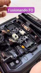 2.6K views · 23 reactions | Proceso de fusión de fibra óptica ✅️ #softwareengineer #fibraóptica #hardawarefittings #internetfiberoptik #FTTHInternet #zte #fiberopticsolutions #fiberopticsplicing #FTTH #telematica #telecomunication #opticfiber #olt #ingenieria #telecomunicationengineering #fiberhome #fibraopticahogar #DFO #cablecoaxial #vfl #Reparaciones | Aprendiendo de fibra óptica | Facebook