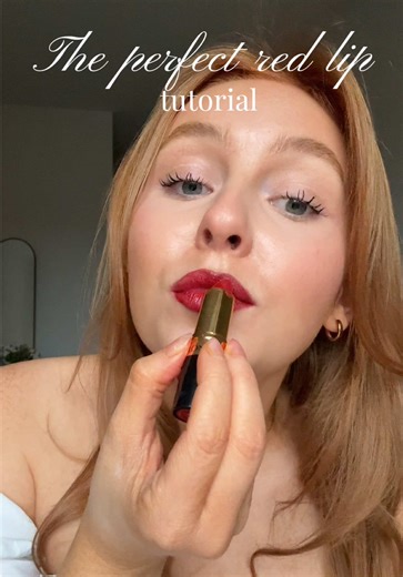 Perfect Red Lipstick Tutorial for a Sweetheart Look