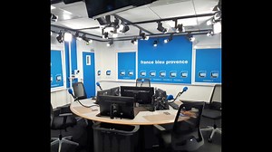 J'étais invitée sur les ondes de France Bleu Provence ce dimanche dans l'émission du sympathique animateur @Eric Thomas entre 11h et 12h. C'était un très bon moment. J'ai beaucoup aimé. C'était ma première interview radio. Je vous mets ici mon intervention. Un grand merci Eric et l'équipe de France Bleu Provencepour votre accueil. https://www.francebleu.fr/provence | Provence encore Provence toujours