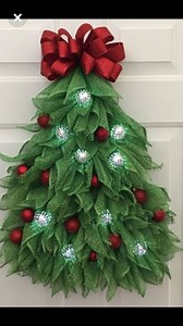 30  DIY Deco Mesh Christmas Tree Wreaths for the Most Festive Front Door
