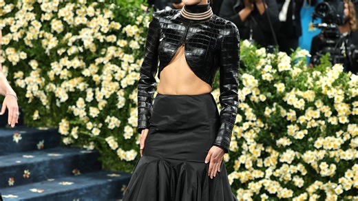 Miley Cyrus opens up about vocal condition behind her raspy voice