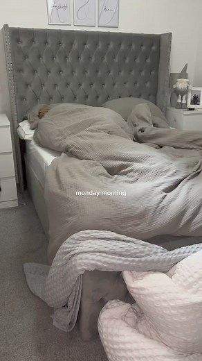 monday morning routine ☁️ love when dean is off from work, makes mornings run waaay more smoothly 😅 even better when he wakes me up with a starbucks 🤤 #mondaymotivation #mondaymood #morningroutine #grwm #dailyvlog #vlogmas #sahm #mumsoftiktok #mumlife #puppytiktok #cleanwithkayleigh | Clean with kayleigh