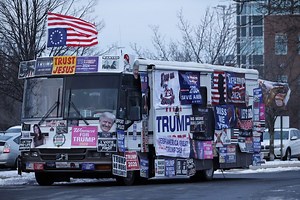Donald Trump-Themed RV Crashes Into Pole on Way to Staten Island Rally