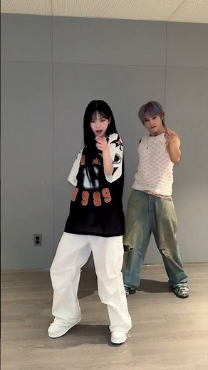 Run Run Run Kitty Kitty Run Run 🐈‍⬛ with #TAEYONG #aespa #에스파 #KARINA #카리나 #MYWORLD #SaltyandSweet