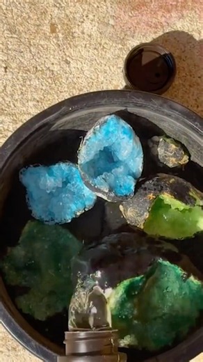 Dyed vs Natural Moroccan Geodes #geodes #comparison #shorts
