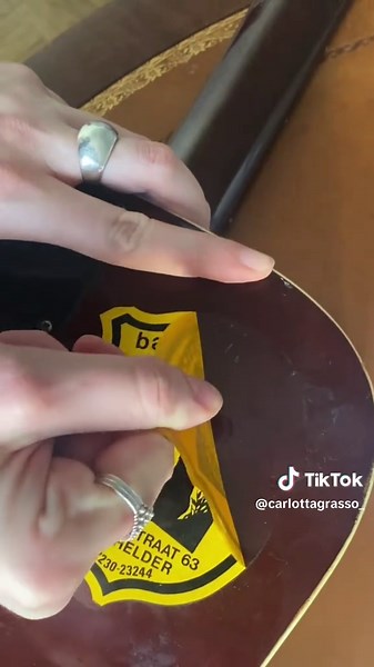 Not bad for a 15€ deal right? 🫨 Epiphone Texan FT145 #vintageguitar #epiphone #guitarrestoration #fyp #marketplace #guitar #acousticguitar #market #music #guitarist #CapCut