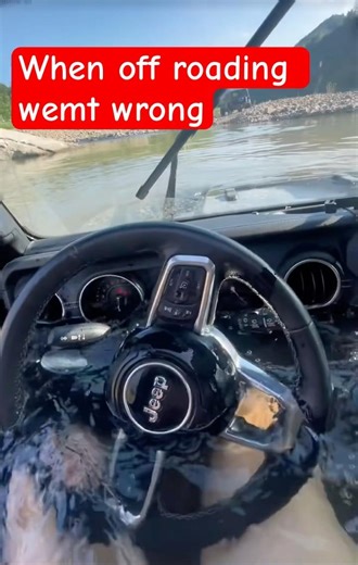 When off-road goes wrong.the jeep goes deep into the river #jeep #offroad #4x4 #jeeplife #offroad4x4