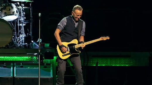 Bruce Springsteen Is Now Officially A Billionaire