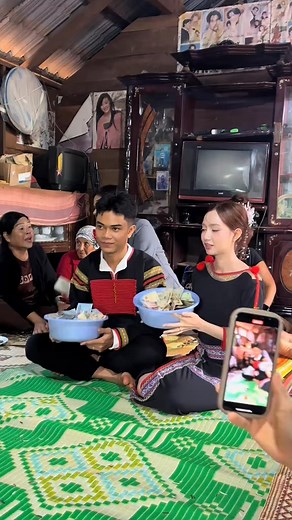 5.6K views · 165 reactions | ຄົນງາມແຕ່ງດອງ | Lao clip - ຄລີບລາວ | Facebook