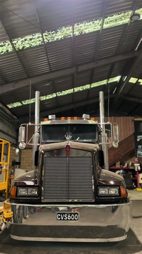 Minty Kenworth T600 & T900 Duo Showcase