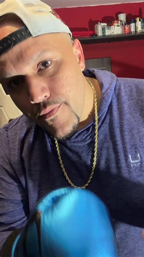 8 Ounce Boxing Gloves for Pre-Fight Training