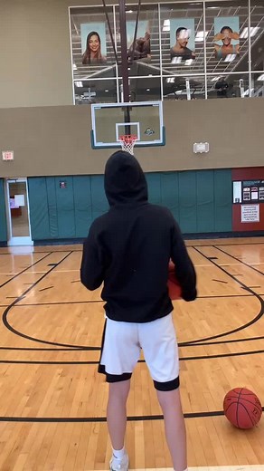 Flight is tomorrow! 드디어 내일 가네요😊￼